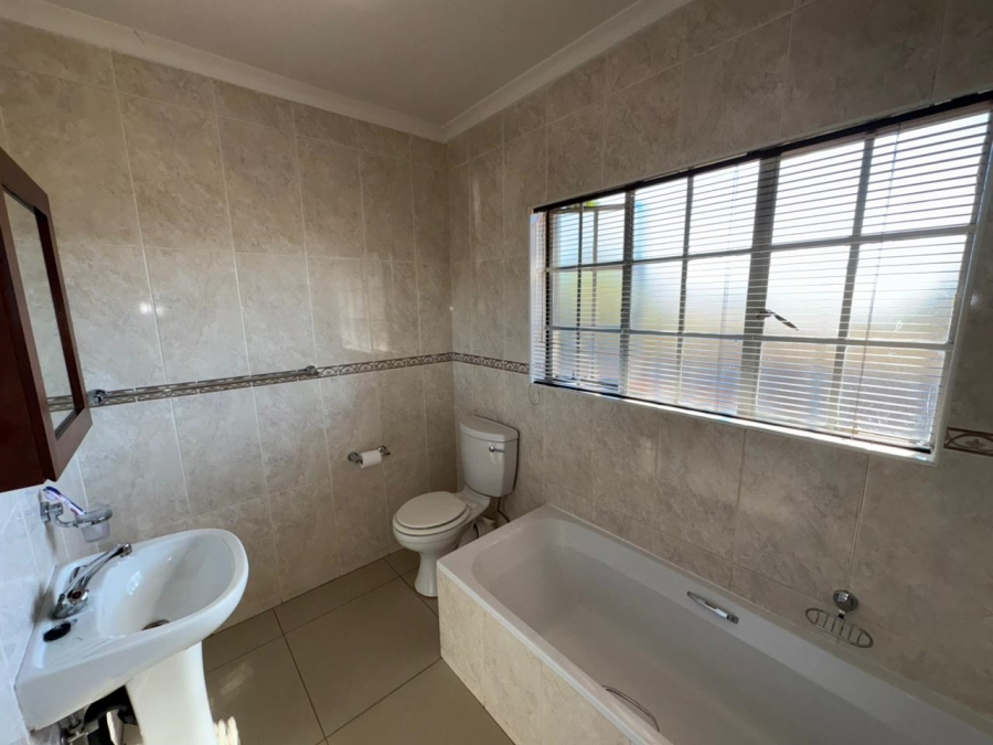 3 Bedroom Property for Sale in Waterkloof East North West